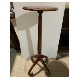 BOMBAY FERN STAND TURNED LEGS