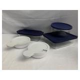 THREE PYREX W/ LIDS AND 2 CORNING