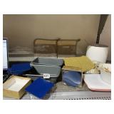 2 NEW BAKING PANS, UTENSIL HOLDER, 16 NAVY LIZARD