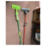 BRAND NEW SPONGE MOP AND LIBMAN SPRAY AND MOP