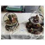 CHRISTMAS SNOW GLOBES