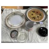 HALL OVEN POT, PYREX PLATES, JUICER, ECSONS