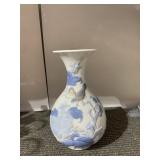 LLADRO GLAZED VASE BIRD DESIGN