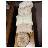 GROUP OF ACCENT PILLOWS