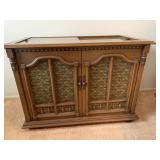 CONSOLE STEREO W/ TURN TABLE AND RADIO