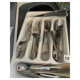 ONIEDA FLATWARE SERVICE FOR 6