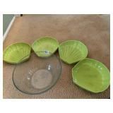 SERVING PLATES INCL. SHELL DESIGN GREEN GLAZED