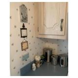 CANISTERS, WALL HANGINGS, MUGS