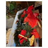 6 ELECTRIC WREATHS W/ CANDLES, TABLE COVERS, SM.