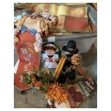 TOTE FILLED WITH HOLIDAY Dï¿½COR