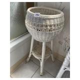 WICKER PLANT STAND