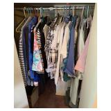 WOMENï¿½S CLOTHING SZ M/L