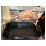 SLOW COOKER AND ROASTER