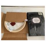 MADISON OBLONG TABLECLOTH NEW & NEW BAKING DISH