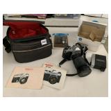 PENTAX K 1000 CAMERA W/ LEN, FLASH, CASE AND