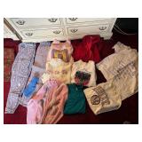 VINTAGE CLOTHES, DREXEL SWEATSHIRT, TAPERED LEG