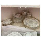 WEDGEWOOD BELLE FLEUR BONE CHINA SERVICE FOR 8,