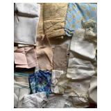 DOILIES, RUNNERS, CLOTH NAPKINS, COCKTAIL