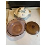 PRIZER WARE CAST IRON ENAMEL SAUCEPAN, PYREX DISH