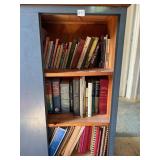 ASSORTED BOOKS INCLUDING TEXTBOOKS, REFERENCE AND