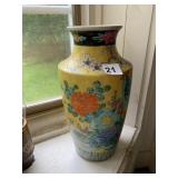 12" ORIENTAL VASE, WITH REPAIRS