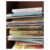 ASSORTED VINTAGE CHILDRENï¿½S BOOKS