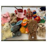 PUPPETS AND STUFFED ANIMALS