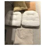 PAIR OF THICK CUSHIONED SEATS AND 2 ACCENT