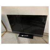 SONY TV W/ REMOTE