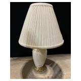 PORCELAIN CENTER LAMP W/ SHADE
