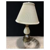WHITE LAMP W/ SHADE