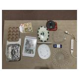 CORELLE HOLLY PLATTER, PRESIDENTS PLASTIC TRAY,