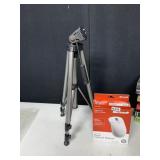TRIPOD AND MOUSE IN BOX FOR COMPUTER