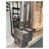 UNUSED COMMERCIAL OUTSIDE LIGHTS