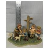 M.J. HUMMEL FARMYARD FEEDING 2016 FIRST ISSUE