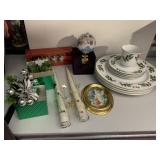 4 HOLLY PLATES, 4 SAUCERS, 1 CUP, ANGEL NAPKIN