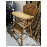 DECAL BACK HIGHCHAIR W/ TRAY