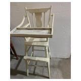 WHITE VINTAGE HIGHCHAIR W/ LIFT UP TRAY