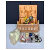 DRITZ HANDLED SEWING BASKET WITH LIFT OUT