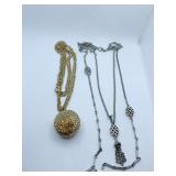 24" DOUBLE STRAND GOLD TONE NECKLACE W/ CENTER