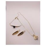 14K - FEATHER EARRINGS, NECKLACE ETC. 8.7GRAMS