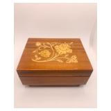 MUSIC BOX PLAYS ISLE OF CAPRI MADE IN ITALY