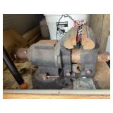 HEAVY DUTY VISE WITH PIPE JAWS