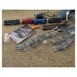 LIONEL TRAIN 8604 ENGINE W/ TENDER AND CARS WITH