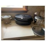ROASTER, SM. CROCK POT, BANKING PANS