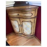 CORNER 2 DOOR CABINET