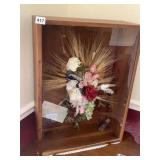 ARRANGEMENT IN DISPLAY BOX