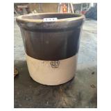 CROCK WITH KEYSTONE 2 GALLON HAS CRACK ON TOP