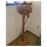 HEART SHAPE COAT RACK WOOD 45" H