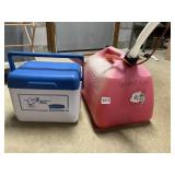 SMALL RUBBERMAID SPORT COOLER & GAS JUG